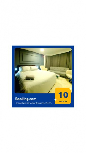 Executive Suites Minutes From the Airport